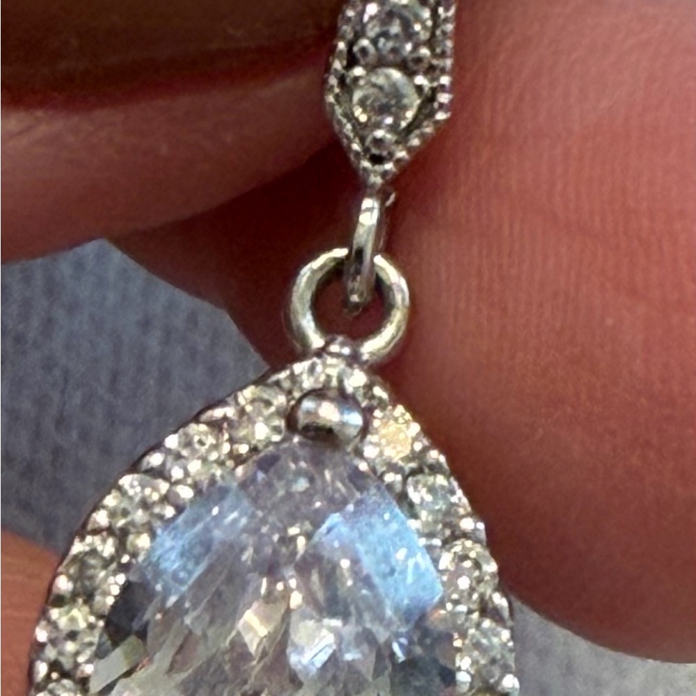 Source Unknown Silver Teardrop Earrings - Picture 4 of 6